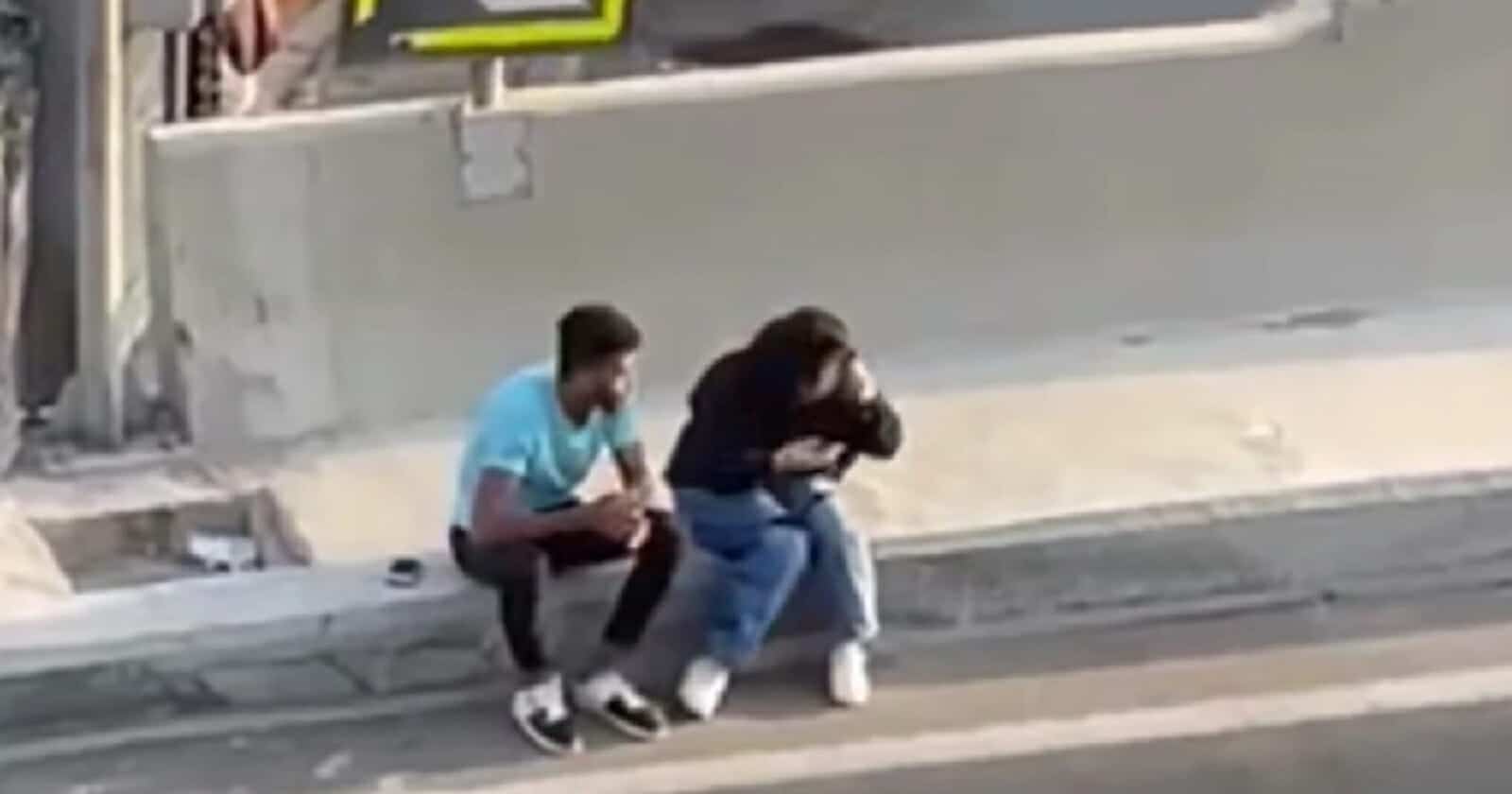 صورة للشاب والفتاة بفعل فاضح بالطريق العام watanserb.com