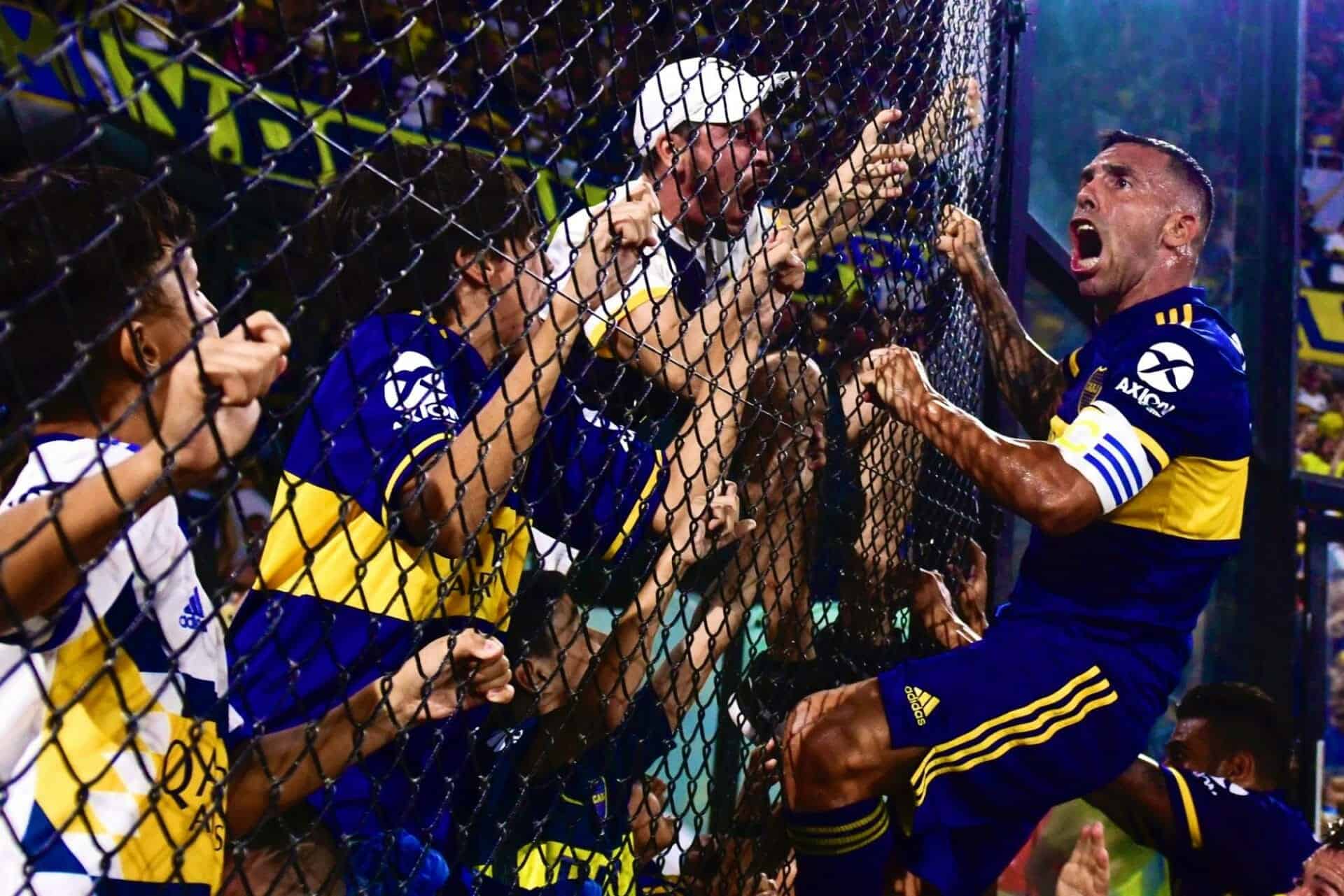 كارلوس تيفيز