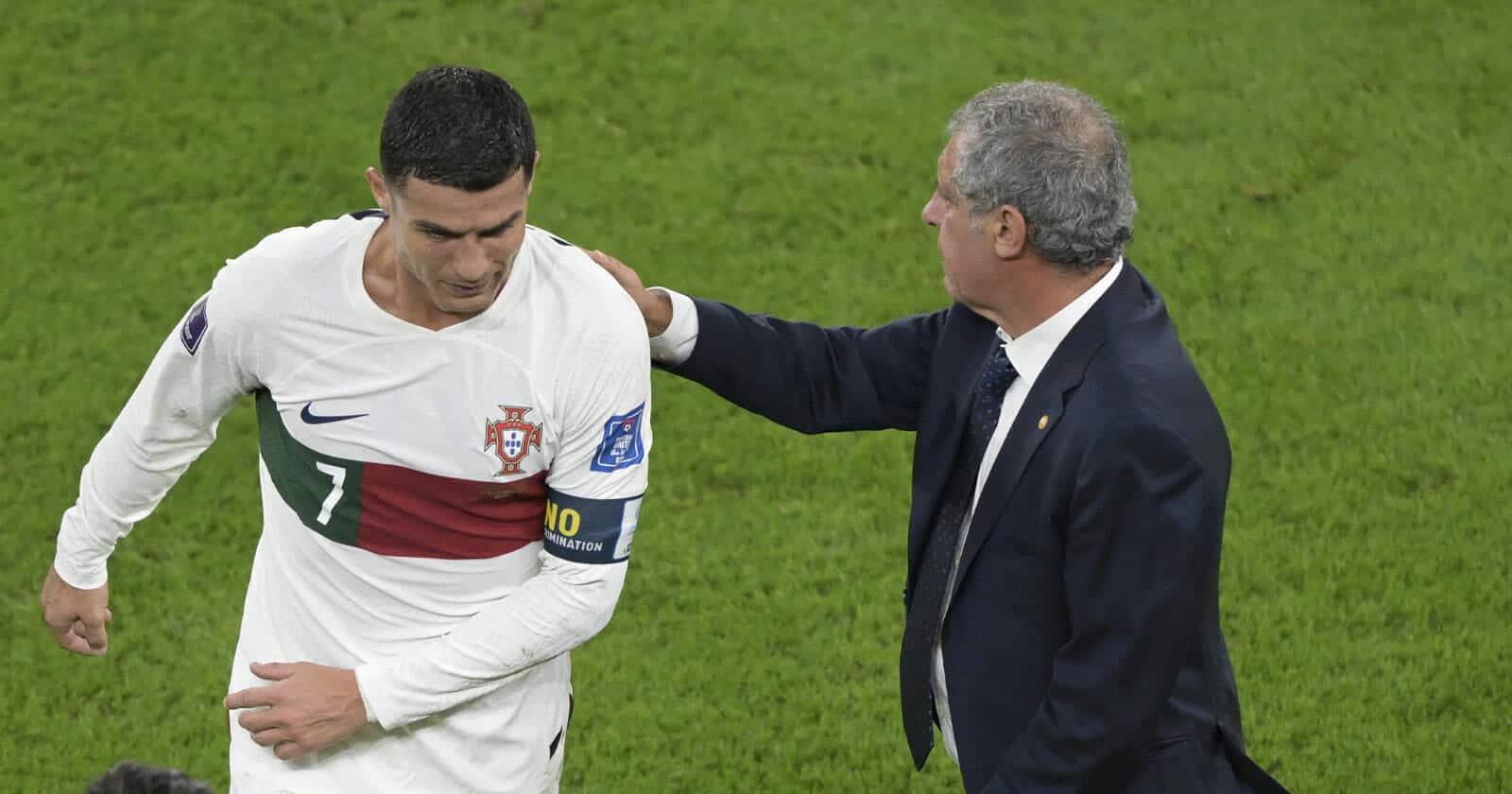 مذيع الجزيرة يتهم رونالدو بفعل مهين بعد مباراة المغرب والبرتغال والكاميرات تصطاد الواقعة كريستيانو رونالدو watanserb.com