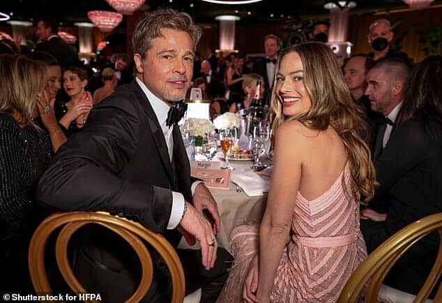 ابتسامة براد بيت