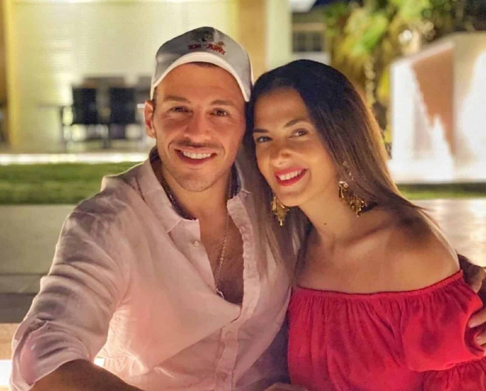 تنمر إلكتروني على كايلا ابنة دنيا سمير غانم بعد ظهورها الأول في مسرحية أنستونا كايلا رامي رضوان.. شاهد الصورة التي تسببت في التنمر على شكل ابنة دنيا سمير غانم watanserb.com