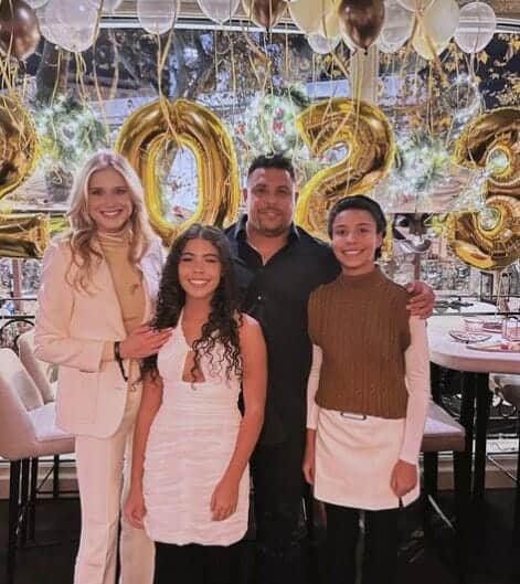 النجم البرازيلي السابق رونالدو نازاريو