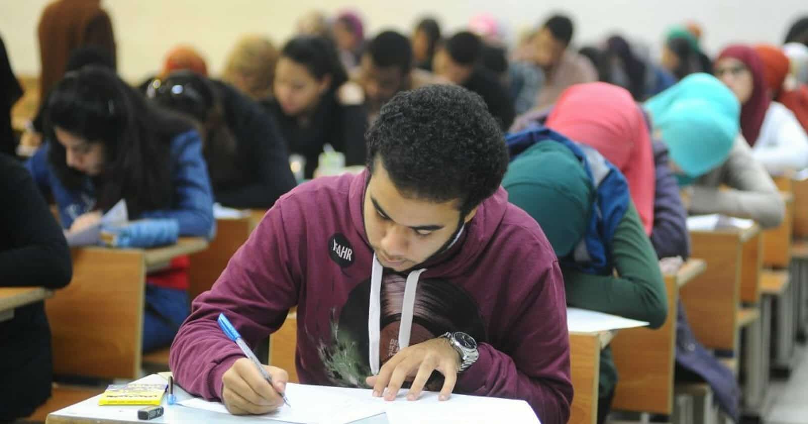 “جمع كلمة حسام” حديث المصريين.. جدل امتحانات طلاب الثانوي يبدأ باكرا جمع كلمة حسام watanserb.com