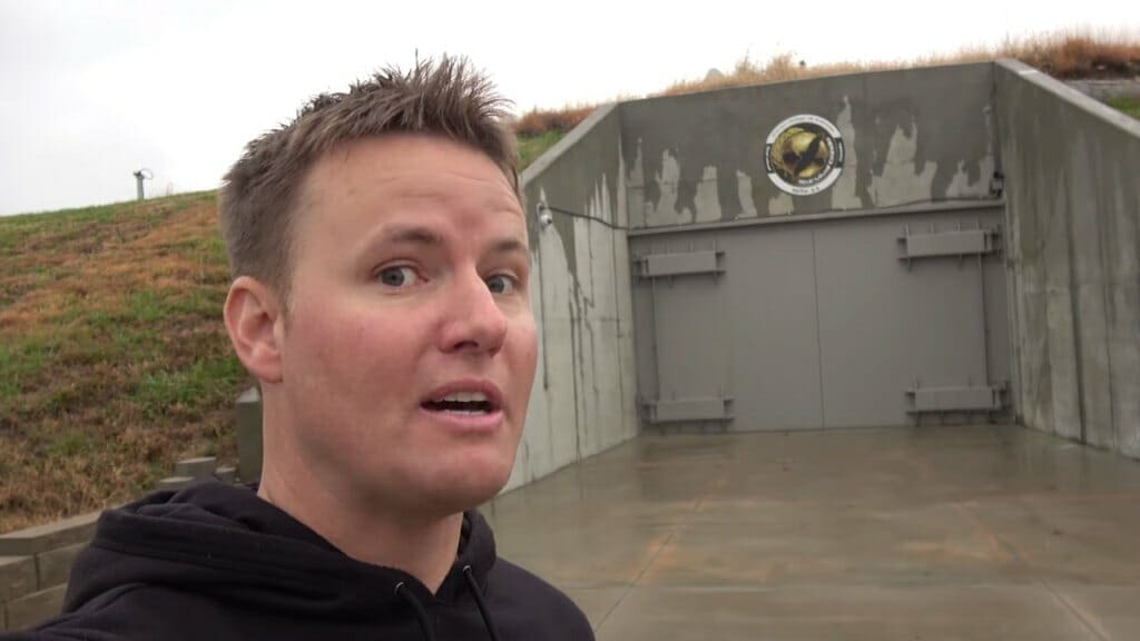 احد اقبية الأثرياء.. ثمنه ٣ ملايين دولار