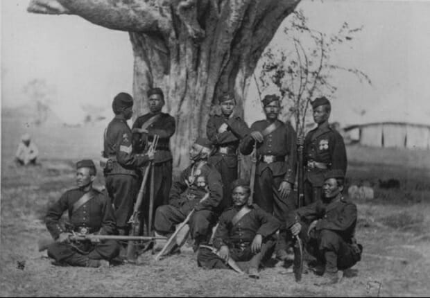 القوركا اثناء مشاركتهم الانجليز في حرب أفغانستان عام ١٨٨٠