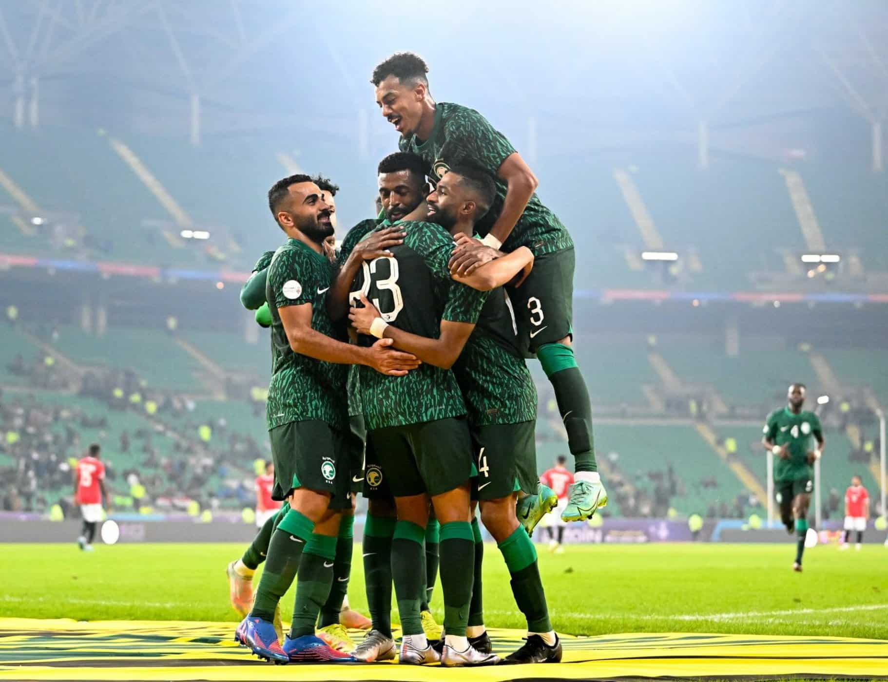 احتفال المنتخب السعودي بفوزه على اليمن
