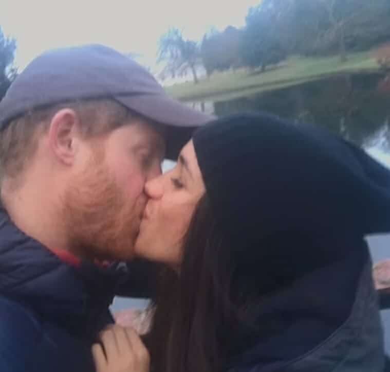 الأمير هاري يقبل ميغان ماركل