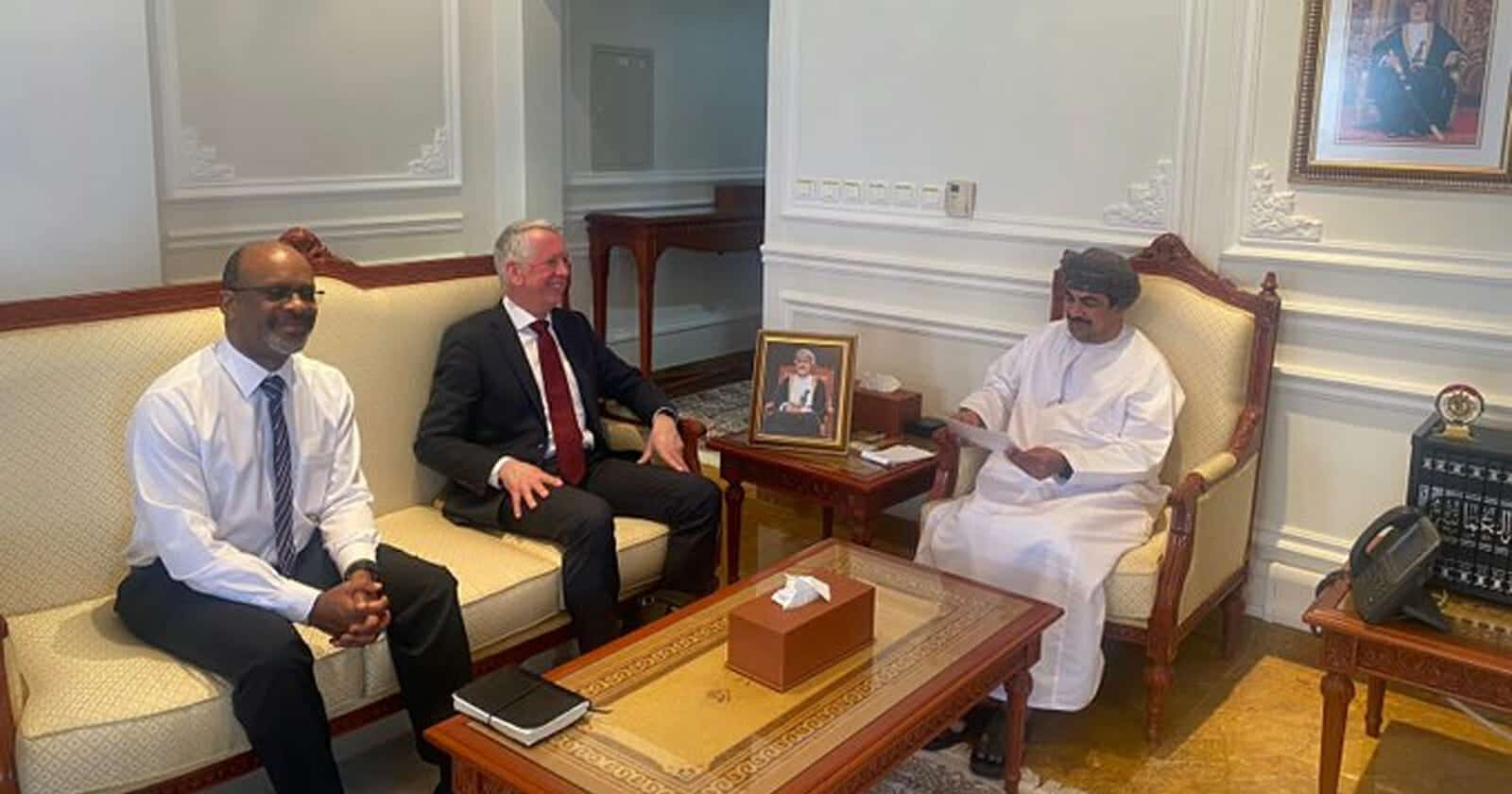 “بي بي سي عربية” تُوقف بثها نهائيا في سلطنة عمان ورسالة لوزير الإعلام بي بي سي عربية و سلطنة عمان watanserb.com