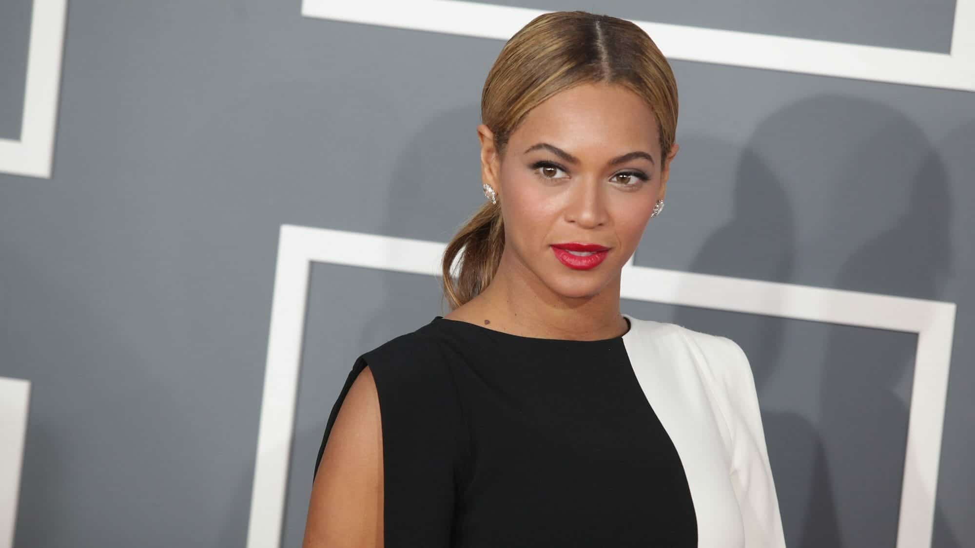 النجمة العالمية "بيونسيه" تحيي حفل افتتاح فندق أتلانتس ذا رويال