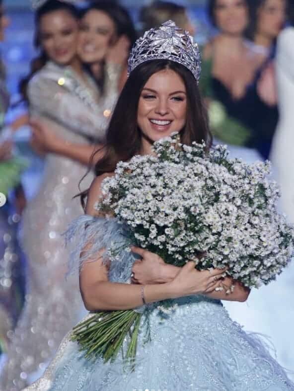 تتويج مايا رعيدي