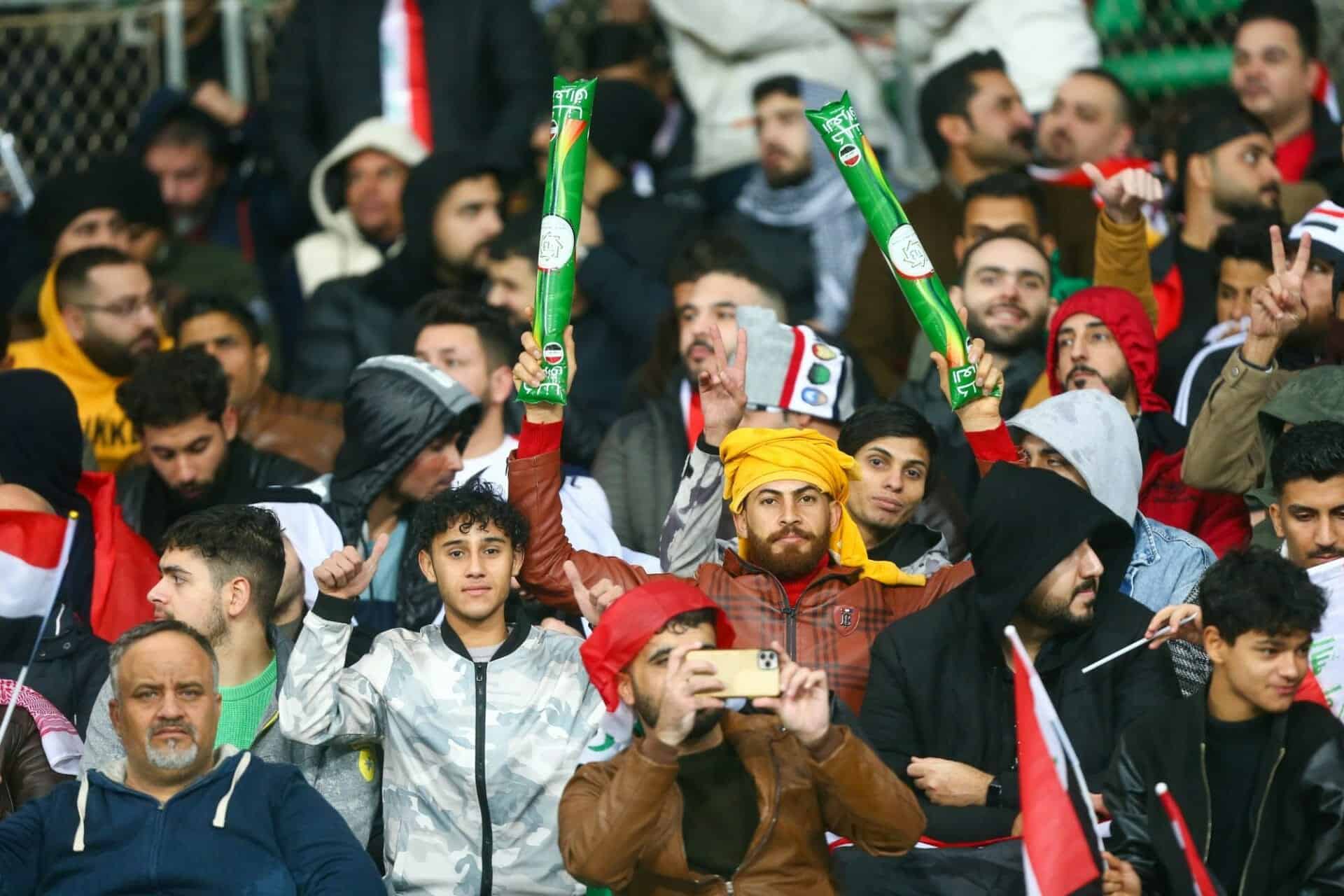 جماهير داخل مدرجات ملعب البصرة الدولي