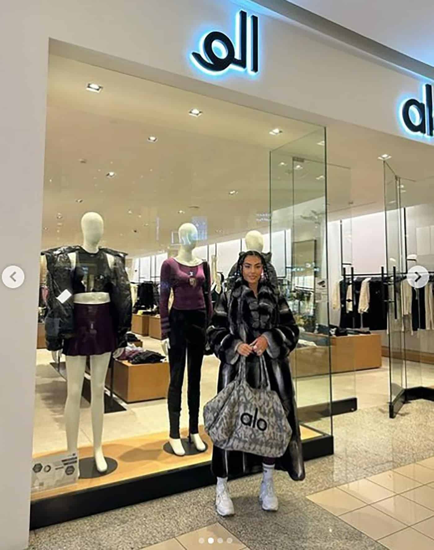 جورجينا رودريغيز في مول الرياض