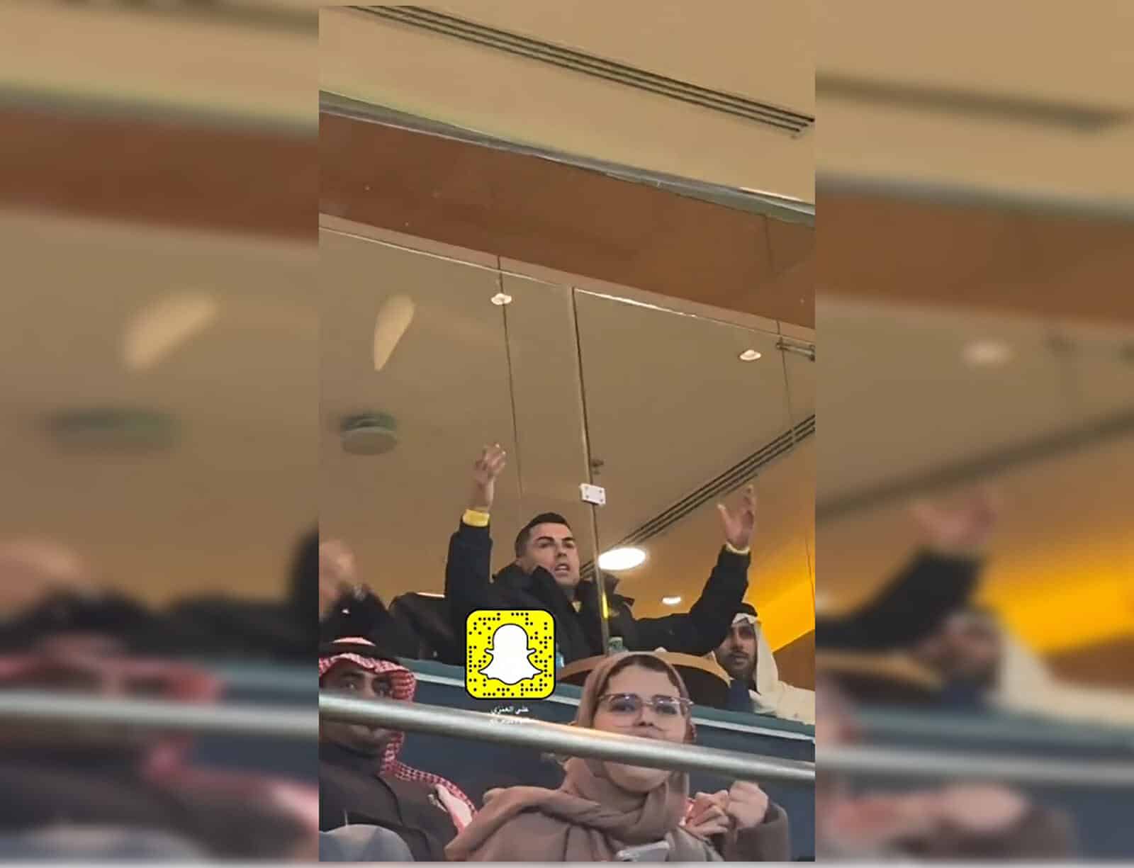 لماذا غادر رونالدو ملعب مباراة النصر والطائي بين الشوطين؟ (فيديو) رونالدو مباراة النصر والطائي watanserb.com