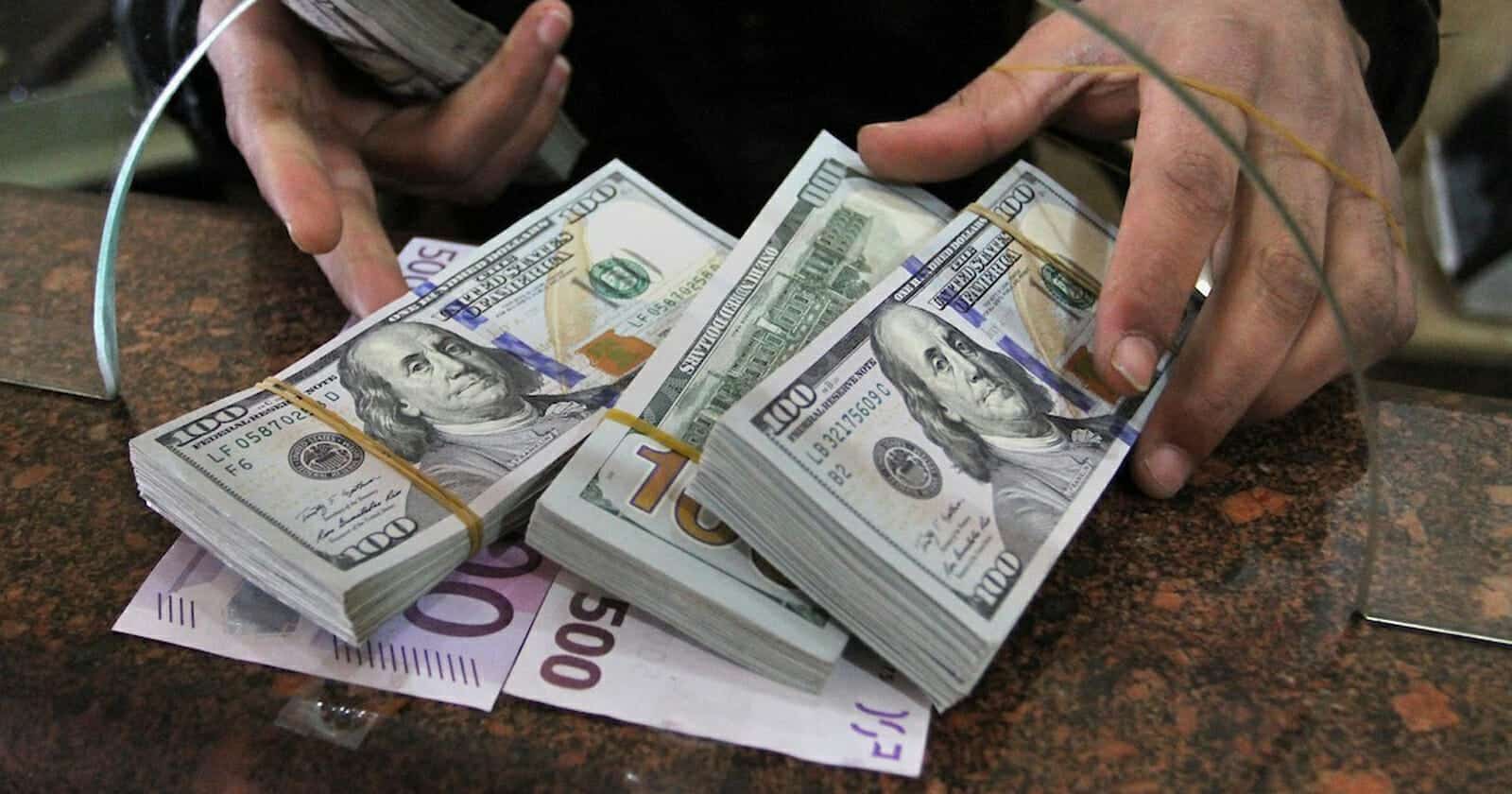 ارتفاع تاريخي في سعر الدولار بالبنوك السودانية متجاوزًا السوق السوداء واليوروهات الأخرى سعر الدولار في السودان watanserb.com