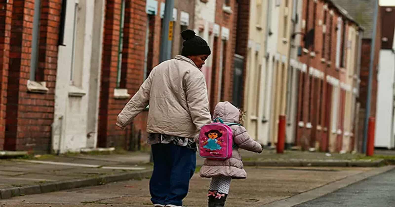 عشرات الأطفال اللاجئين يختفون في ظروف غامضة ببريطانيا وفتح تحقيق عشرات الأطفال اللاجئين يختفون watanserb.com