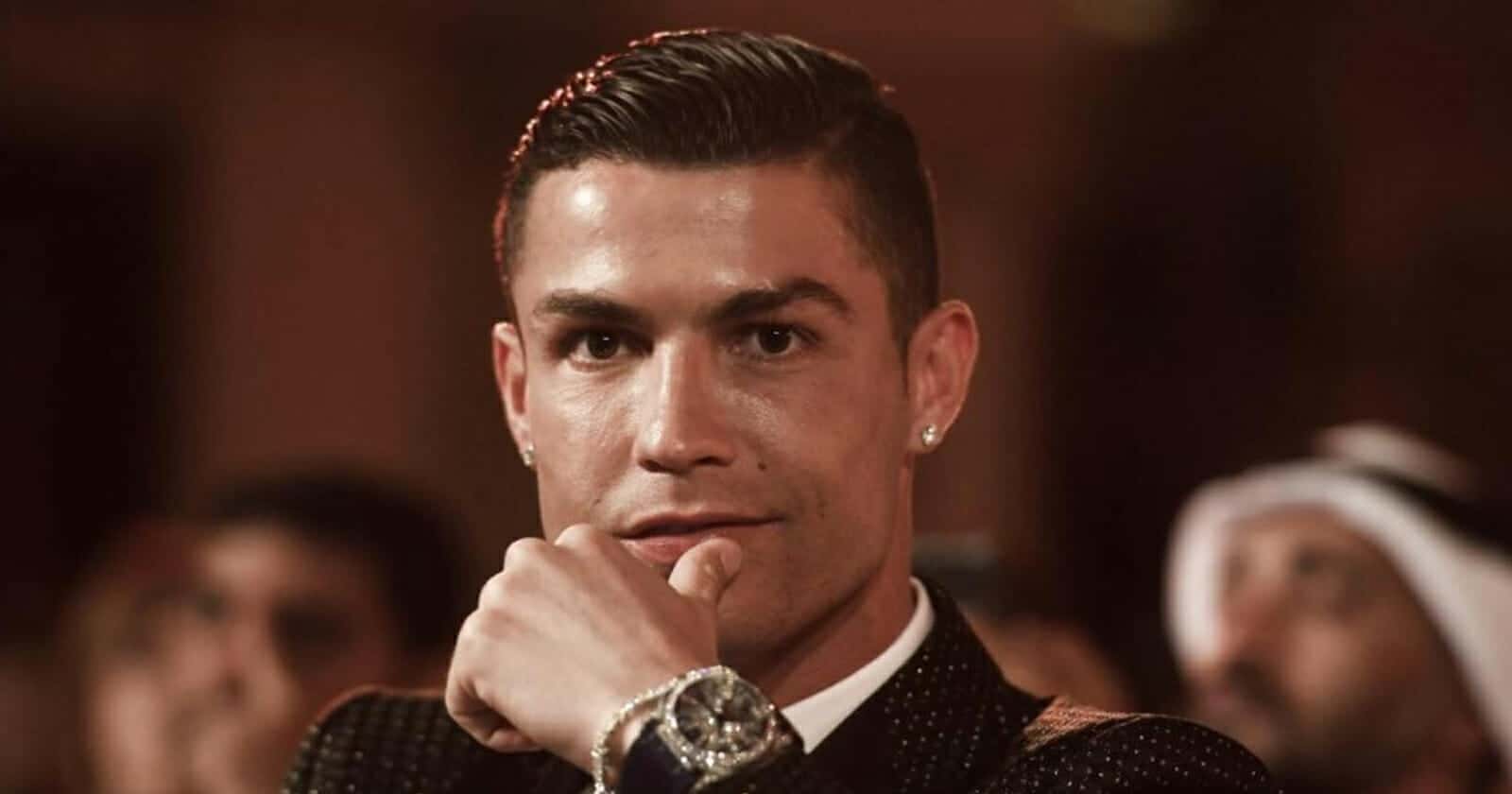 سعود القحطاني داخل مقر إقامة رونالدو وأثار جدلا بما طلبه (فيديو) كريستيانو رونالدو watanserb.com