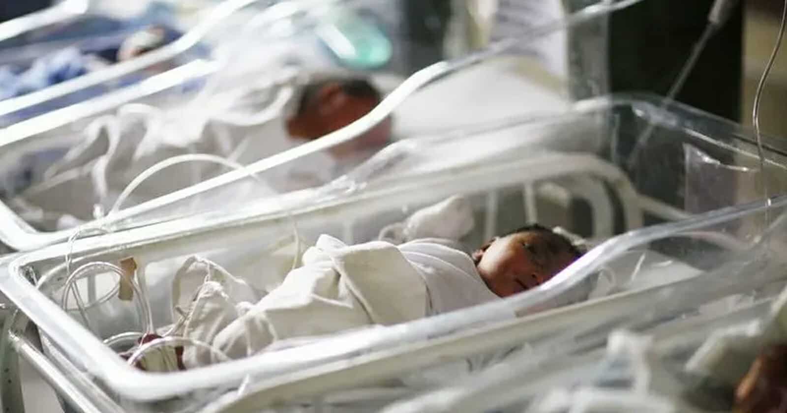 كاميرات توثق اعتداء وحشيا لممارسة صحية على 11 رضيعا بالسعودية ممارسة صحية على 11 رضيعا بالسعودية watanserb.com