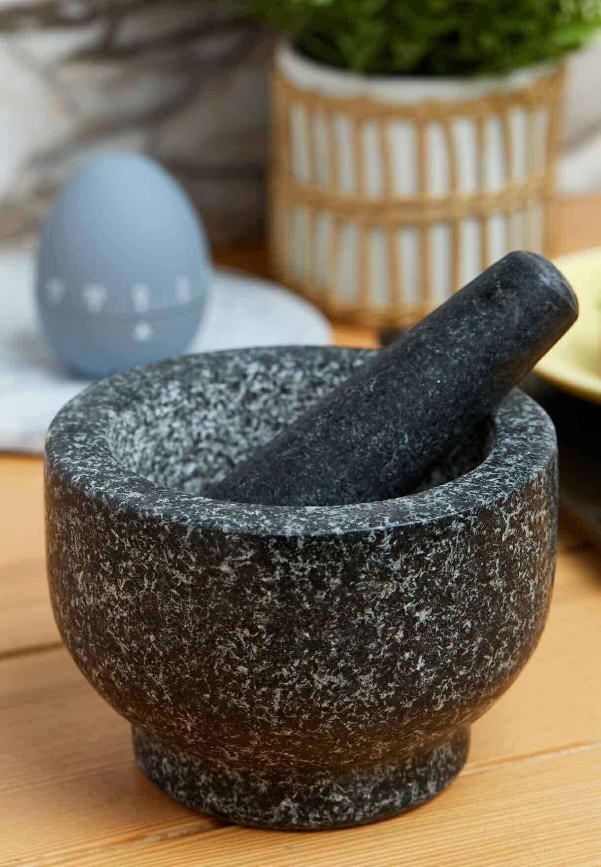 هاون مصنوع من الحجر الطبيعي