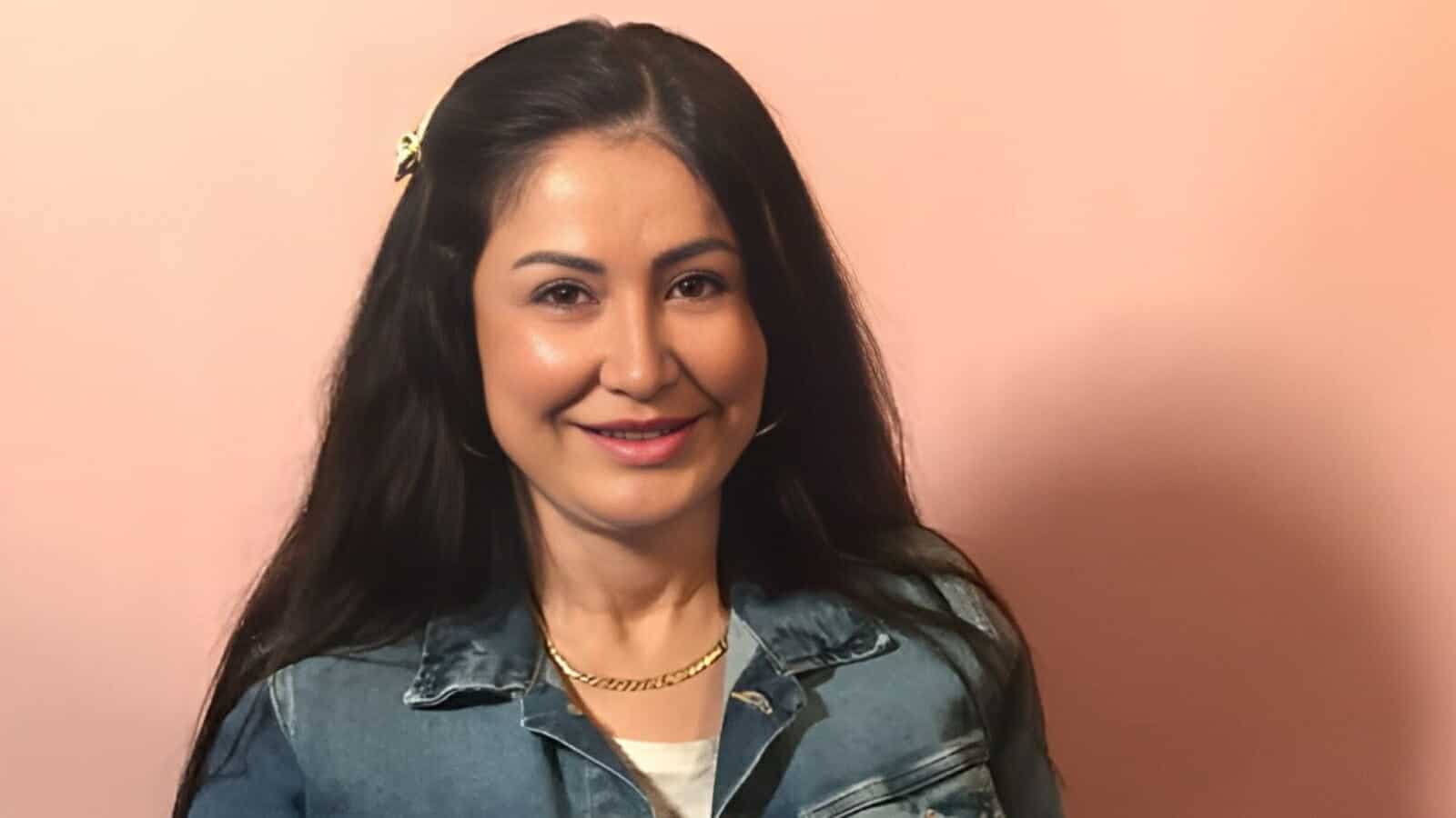 وفاء سالم.. عائلة الفنانة السورية تطالبها بهذا الأمر بعدما فضحت انتهاكهم لجسدها بقسوة (فيديو) وفاء سالم.. عائلة الفنانة السورية تطالبها بهذا الأمر بعدما فضحت انتهاكهم لجسدها بقسوة (فيديو) watanserb.com