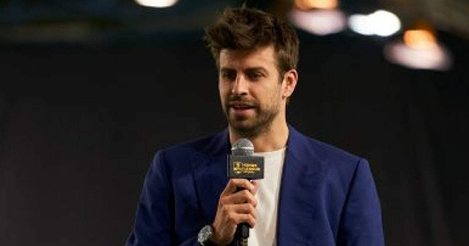 بيكيه ينتقم من شاكيرا بخطوة جديدة وابتسامة باردة.. ماذا فعل؟ (فيديو) بيكيه ينتقم من شاكيرا بخطوة جديدة وابتسامة باردة.. ماذا فعل؟ (فيديو) watanserb.com