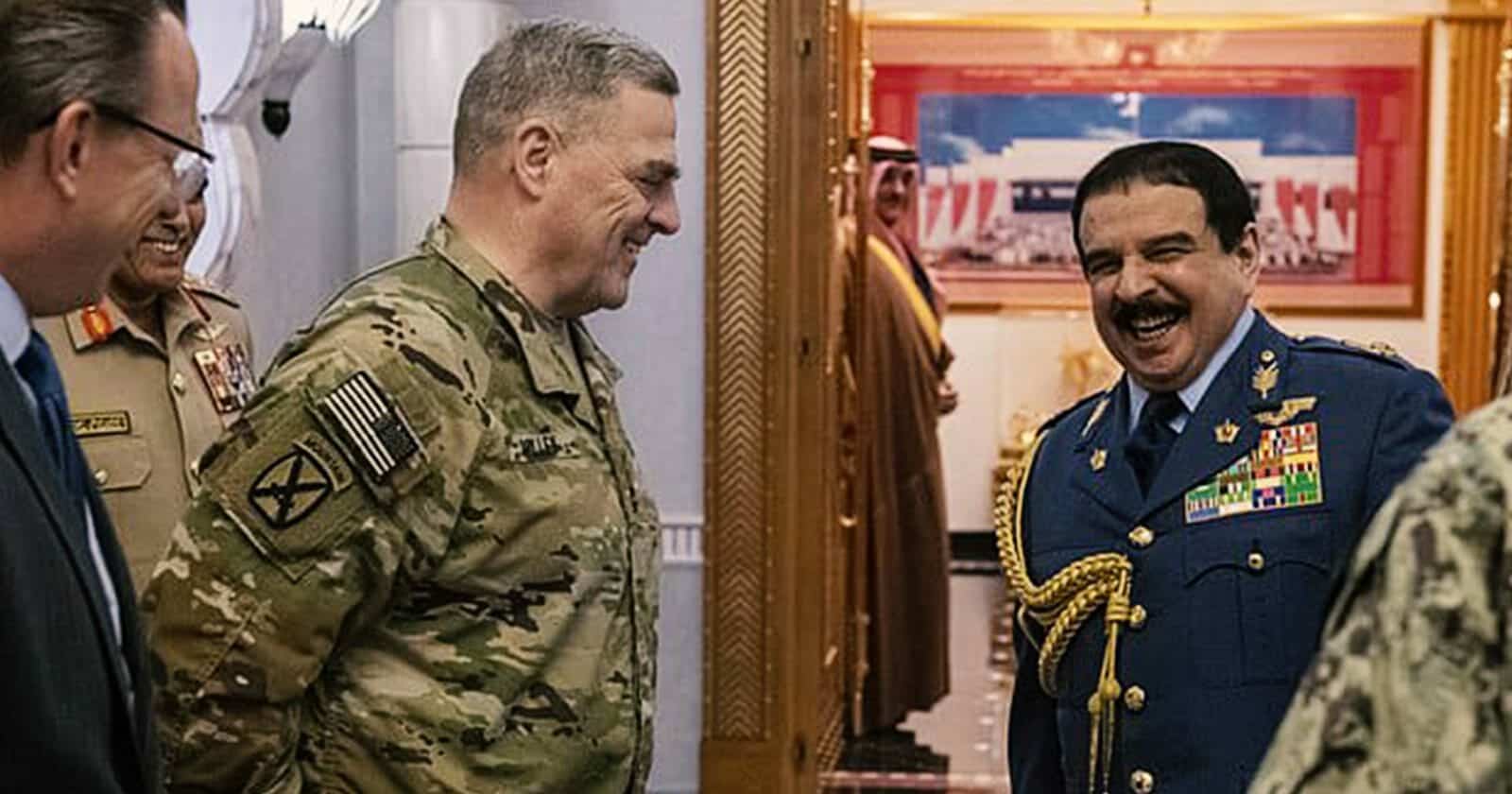 الوثائق البريطانية التي أفرج عنها حديثاً: “دع أمير البحرين يتحدث عن القضايا الإقليمية كي نشعره بأننا نهتم بآرائه!” ملك البحرين حمد بن عيسى الخليفة watanserb.com