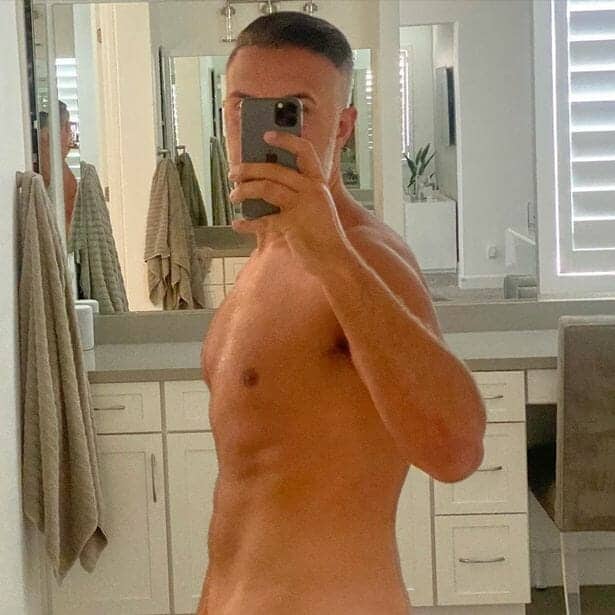 يبدو أن الجزء الخاص البالغ 10 بوصات من البالغ من العمر 32 عامًا فجر الزائدة الدودية