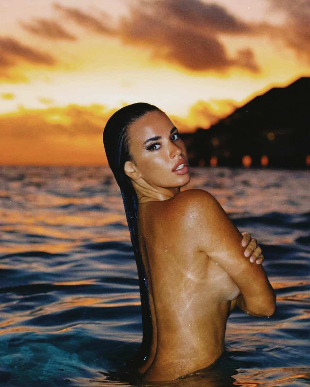 إيفانا نول بفستان الزفاف