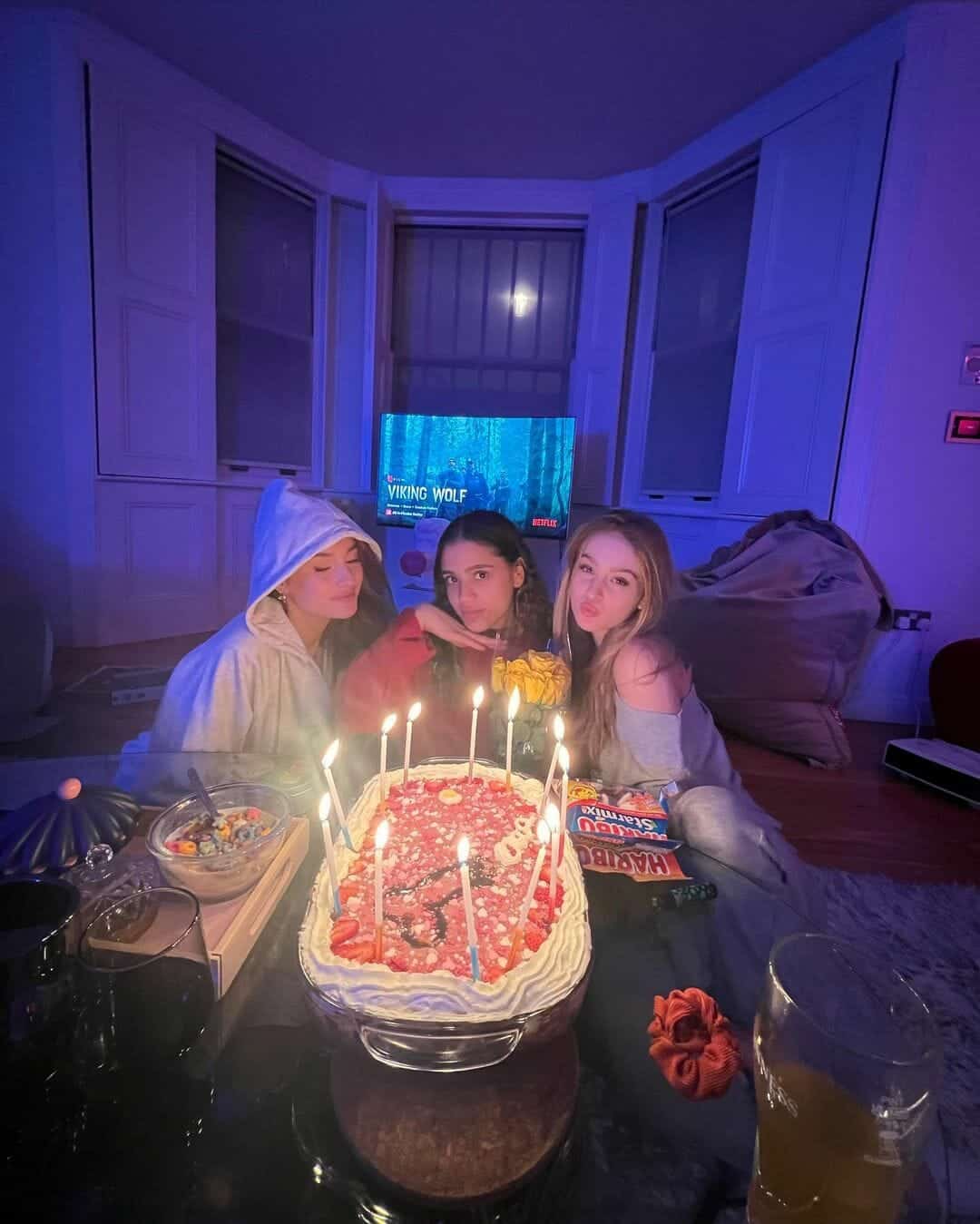 جنا عمرو دياب