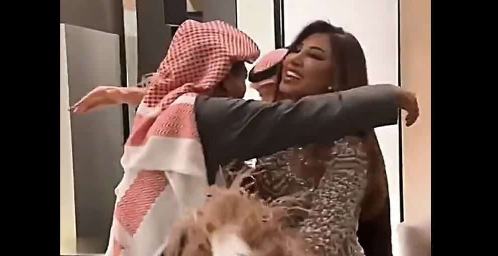 أحضان ناصر القصبي لـ هيفاء وهبي ونجوى كرم