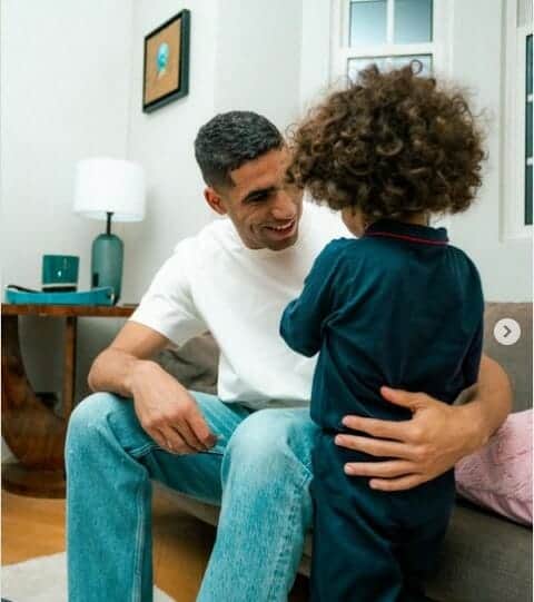 أشرف حكيمي ونجله أمين