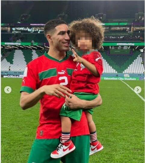 أشرف حكيمي ونجله أمين