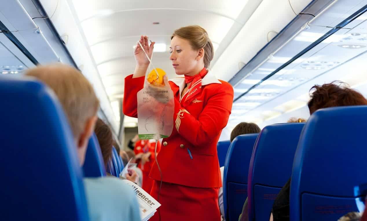 آداب السفر.. أشياء يجب ألا تفعلها على متن الطائرة آداب السفر..أشياء لا يجب عليك فعلها على متن الطائرة watanserb.com