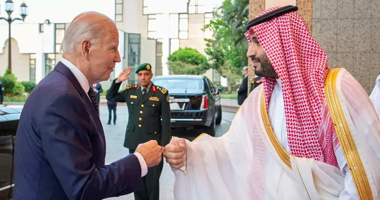 نيويورك بوست: “ابن سلمان” رفع إصبعه الوسطى لـ”بايدن” ورفع عقوبة سجن سعد الماضي! ابن سلمان وبايدن watanserb.com