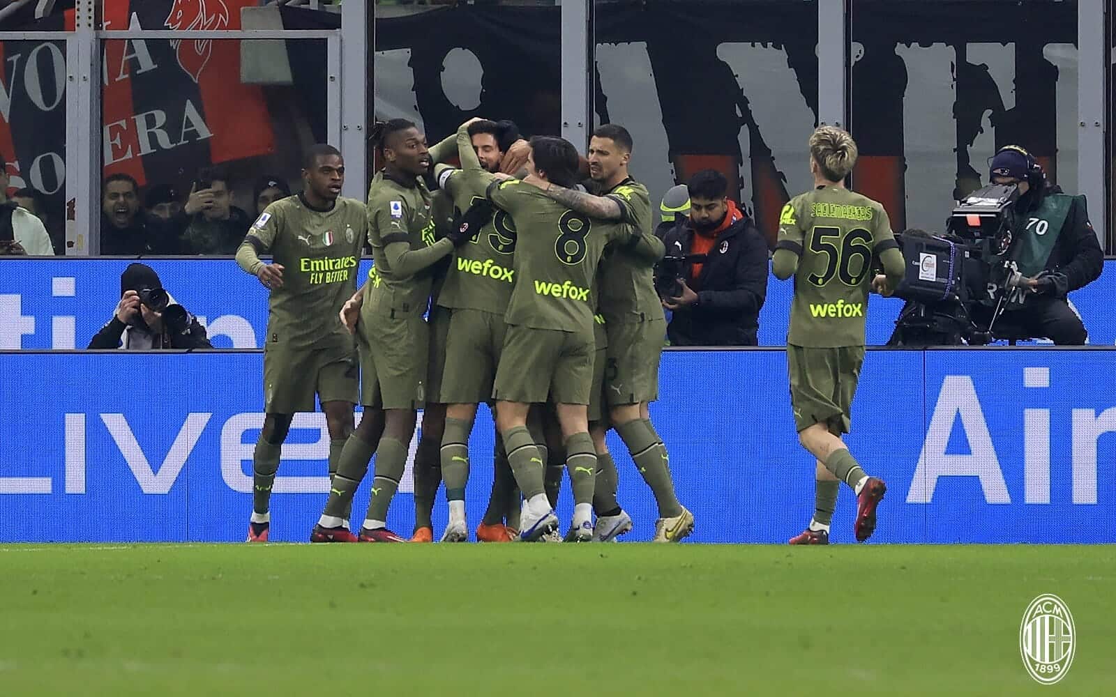 احتفال ميلان الإيطالي