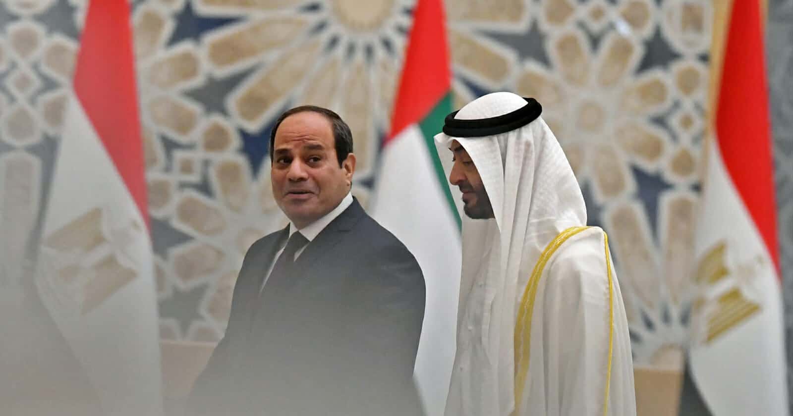 هكذا استقبل محمد بن زايد السيسي تزامنا مع الأزمة المكتومة بين مصر والسعودية (شاهد) استقبل محمد بن زايد السيسي watanserb.com