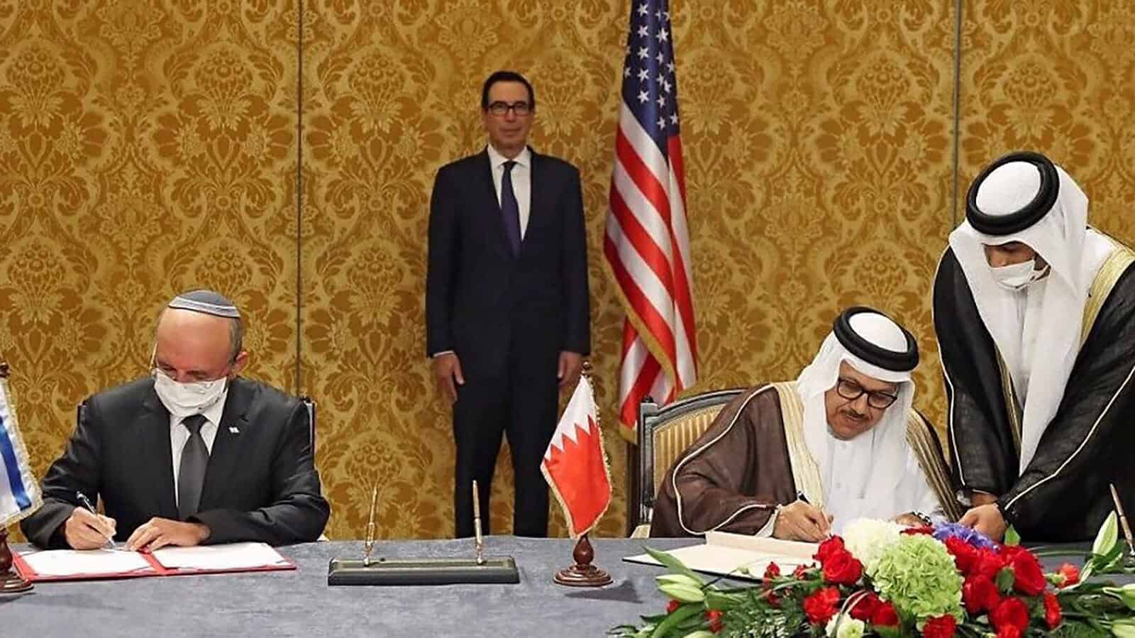 فضيحة وخيانة..البحرين تبيع إحدى جزرها لإسرائيل وتستعد للتنازل عن سيادتها عليها البحرين تبيع جزيرة لإسرائيل watanserb.com