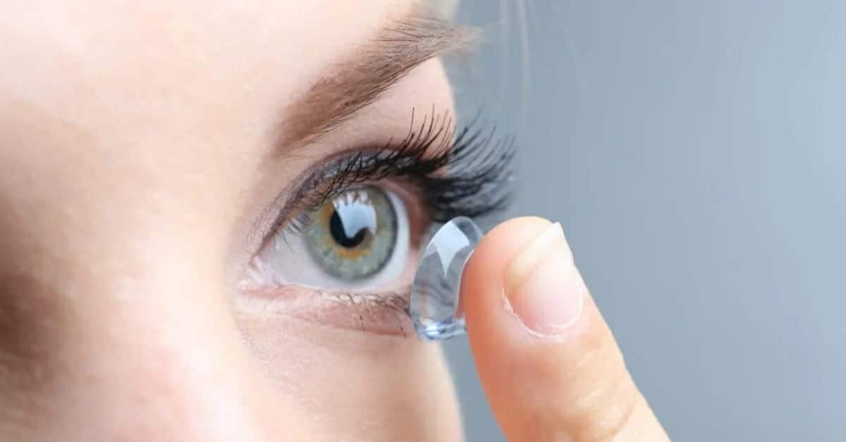 مدة صلاحية العدسات اللاصقة