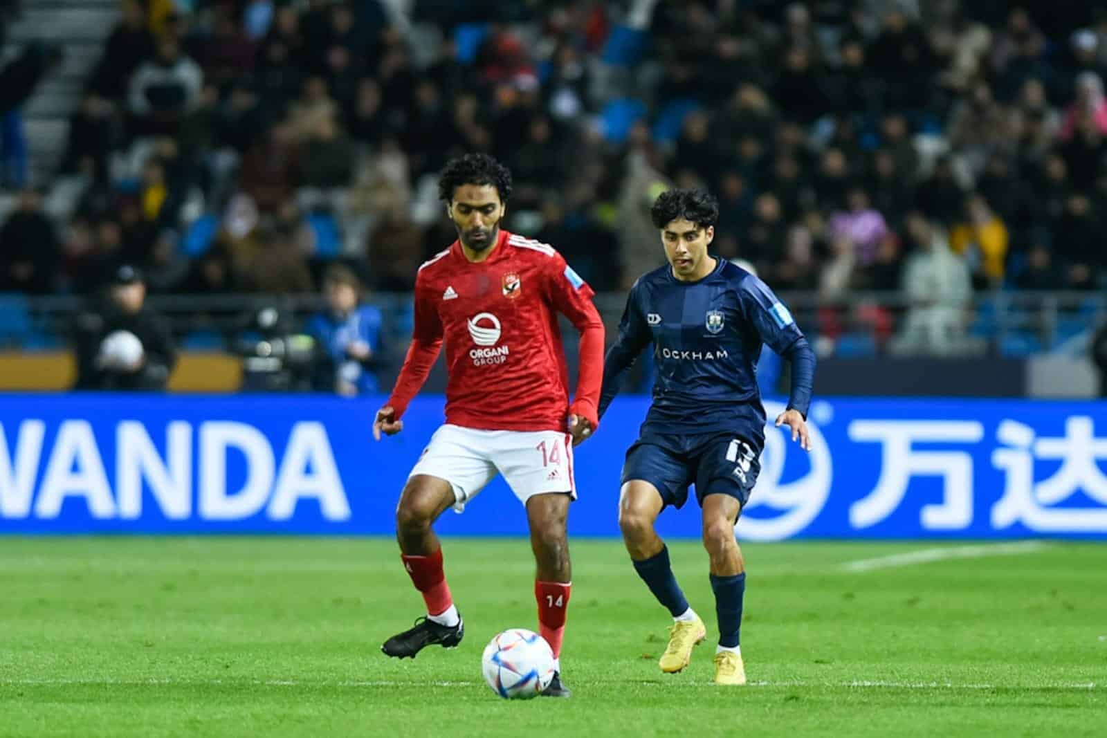 حسين الشحات لاعب الأهلي المصري