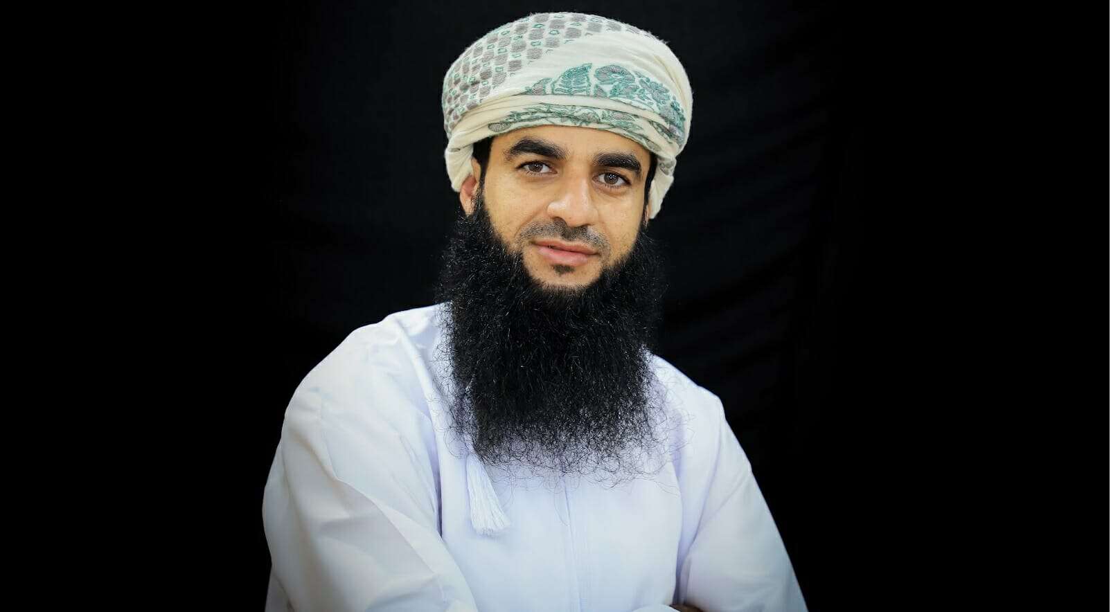 جدل في سلطنة عمان بسبب تصريح خلفان البوسعيدي عن خدمة الزوجة لأهل زوجها خلفان البوسعيدي خدمة الزوجة لأهل زوجها watanserb.com