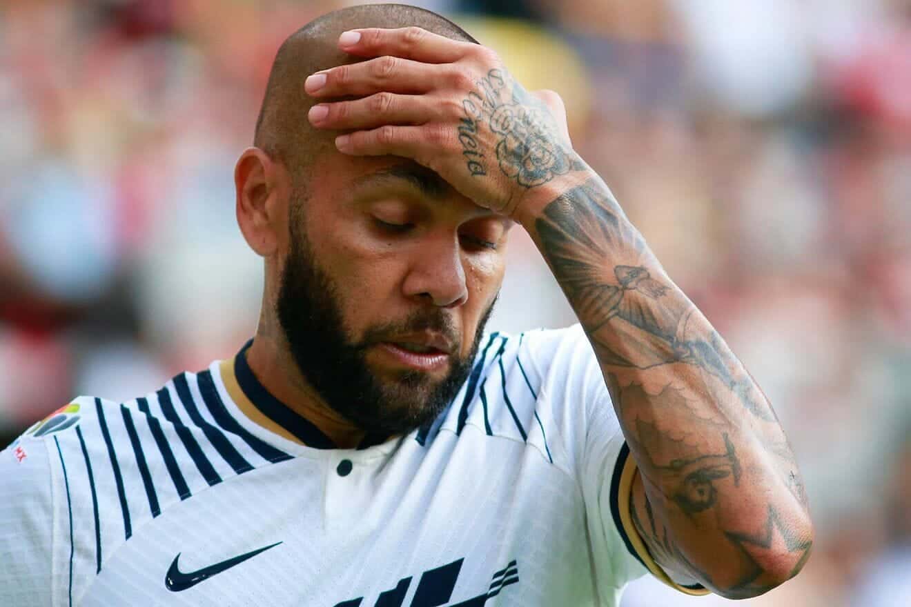 مصيبة تحدث لداني ألفيش وهو في السجن! داني ألفيش watanserb.com