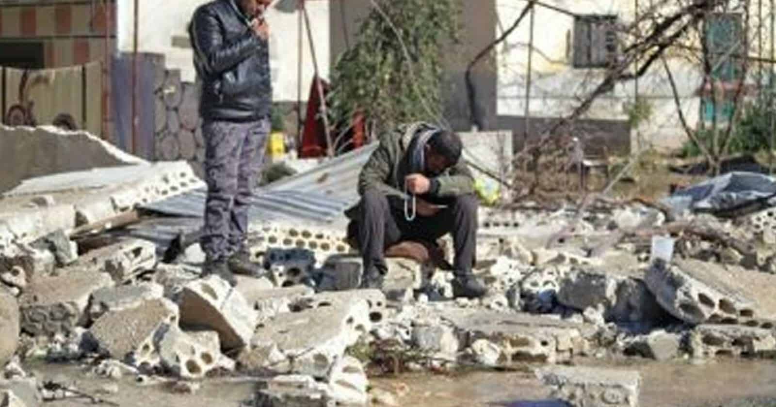 فوهات تشبه البراكين.. فيديو مرعب قرب نهر العاصي بسوريا بعد الزلزال المدمر فيضان نهر العاصي تسبب في نزوح أهالي المناطق القريبة من مجرى النهر watanserb.com