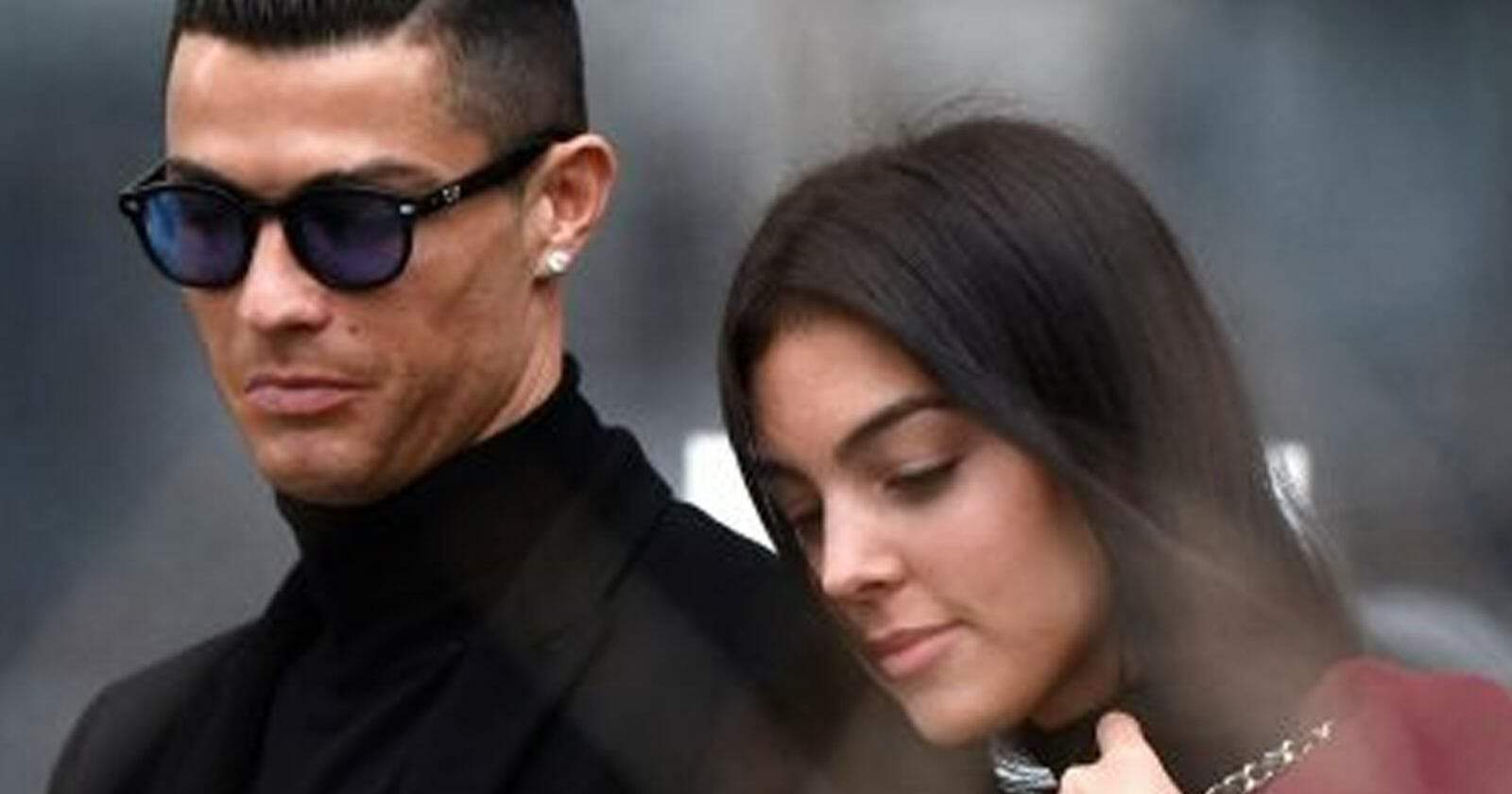 جورجينا رودريغيز تحتفل بعيد ميلاد رونالدو بصورة خاصة جداً في أحضانه (شاهد) جورجينا رودريغيز تحتفل بعيد ميلاد رونالدو بصورة خاصة جداً في أحضانه (شاهد) watanserb.com