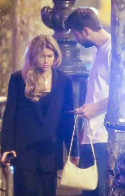 كلارا شيا حبيبة بيكيه