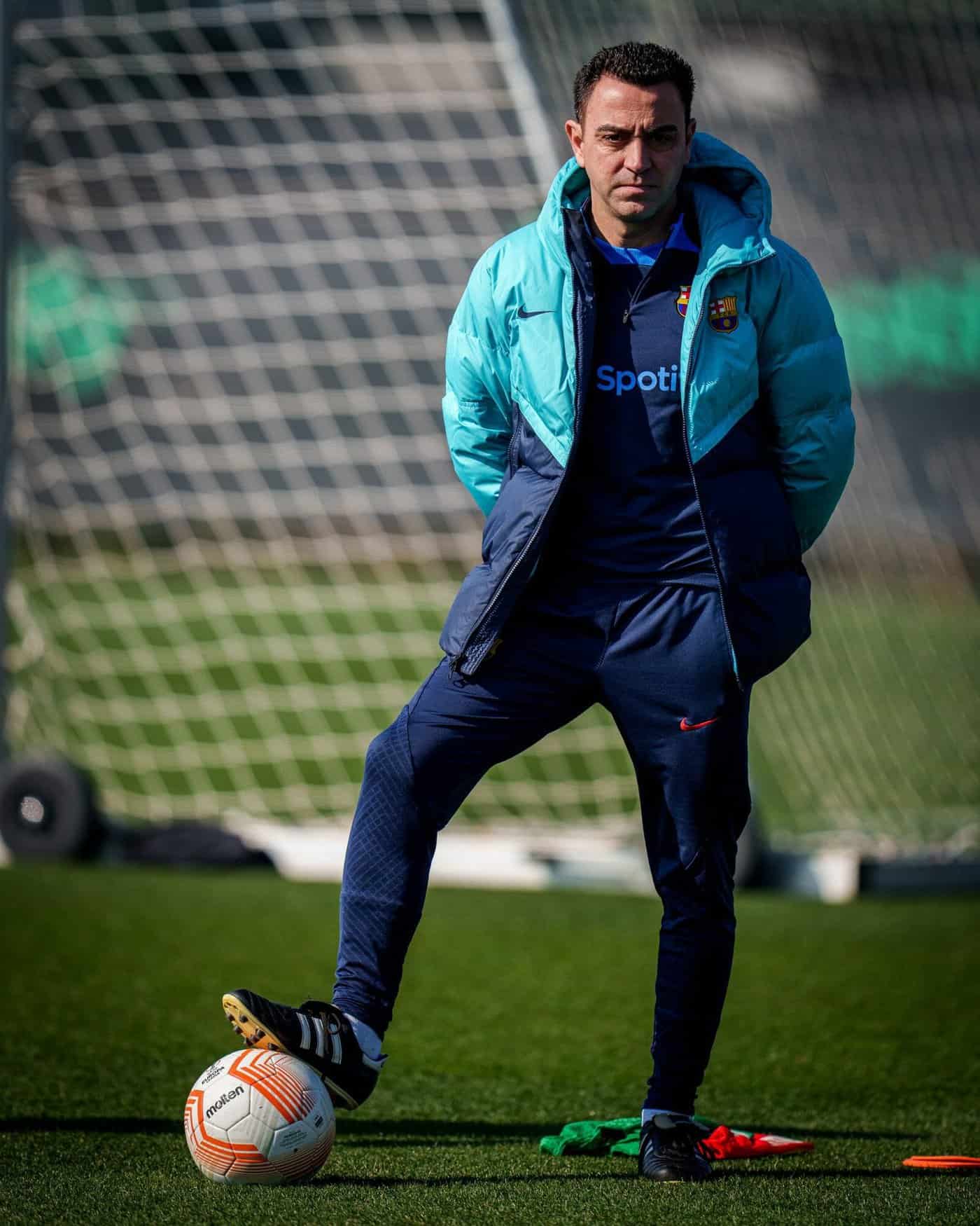 مدرب برشلونة تشافي