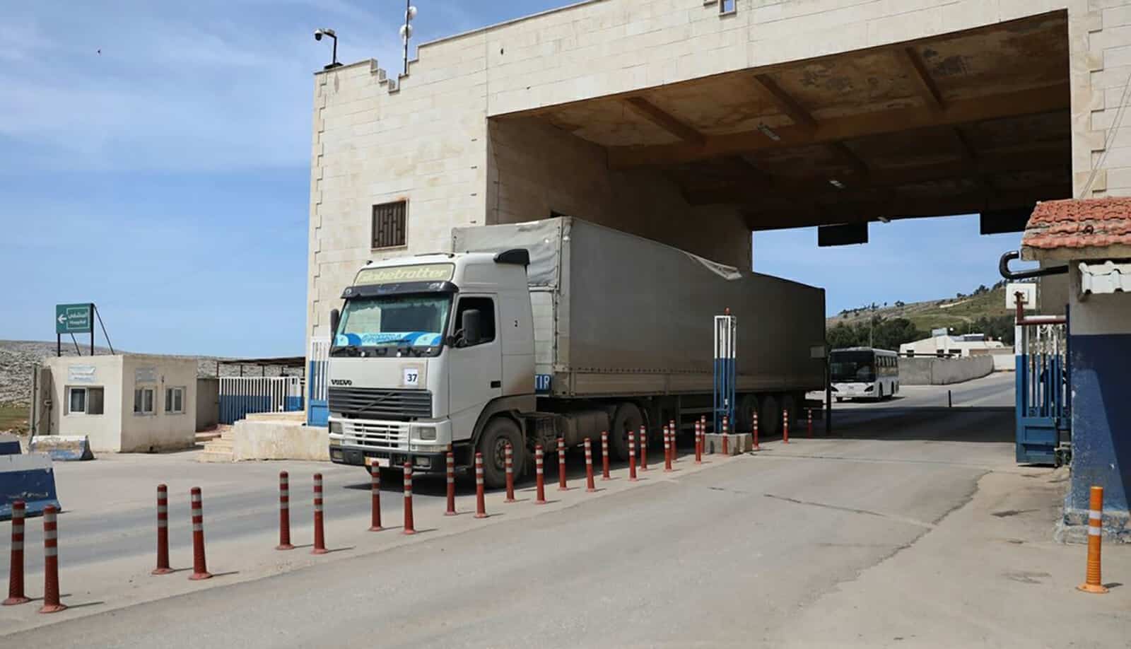 بشار الأسد يسرق المساعدات 