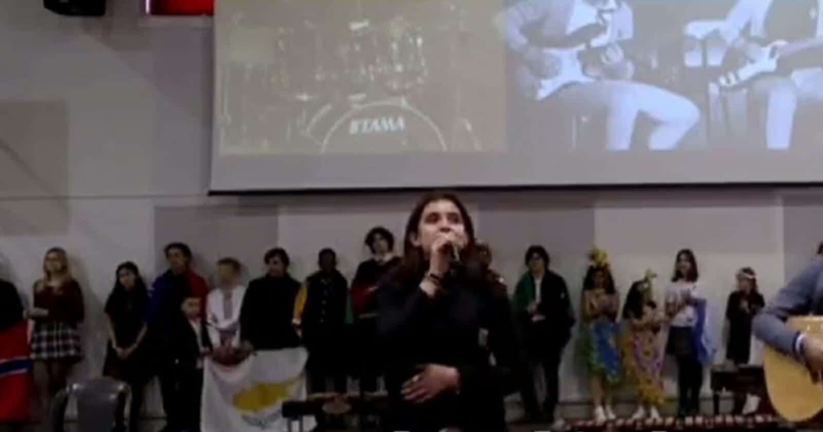 هيا بنت حمزة.. ظهور لافت وهي تغني “يا غايب” لفضل شاكر بالعربي المكسر! (شاهد) هيا بنت حمزة تغني لفضل شاكر watanserb.com