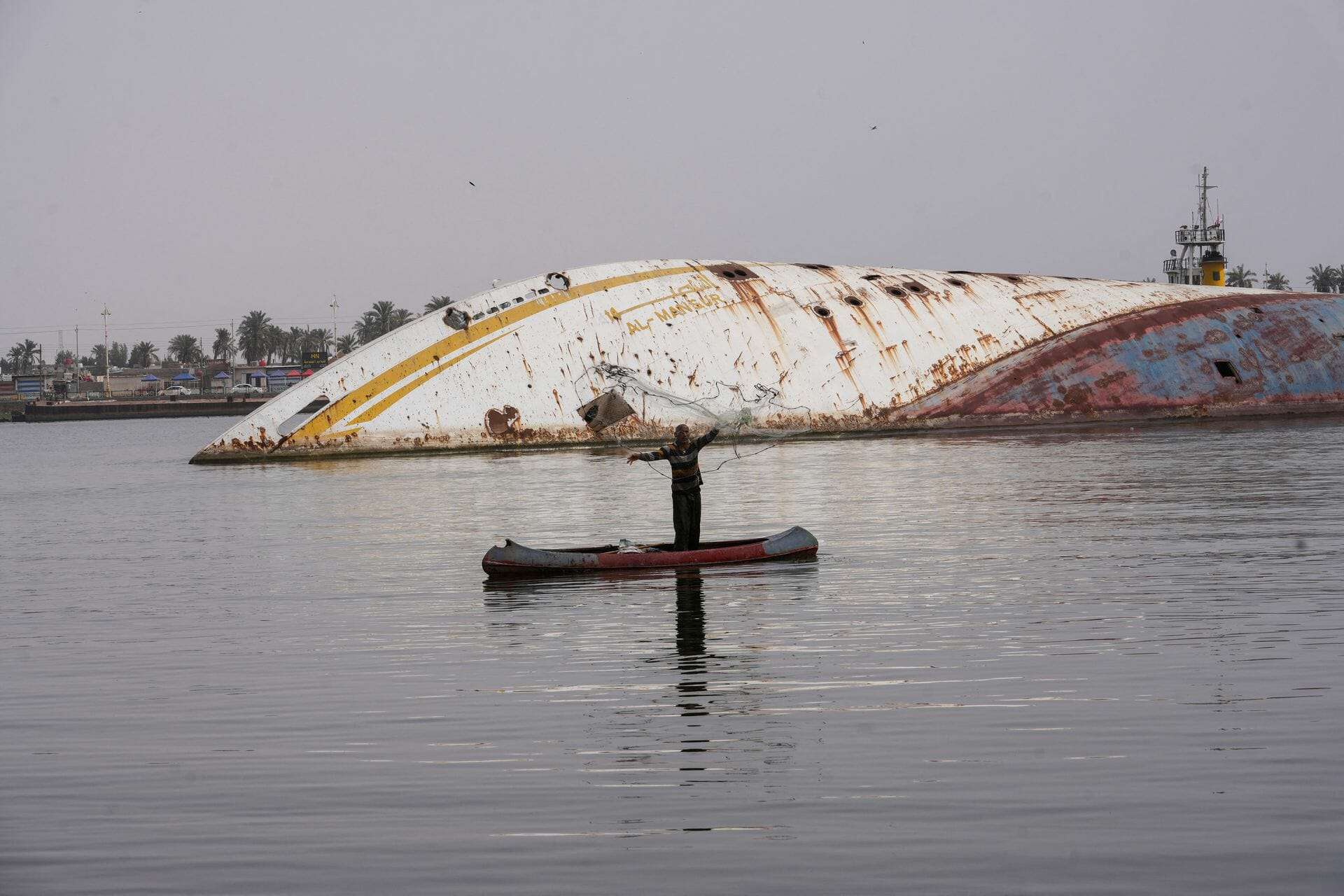 يخت المنصور الخاص بالرئيس العراقي الراحل صدام حسين