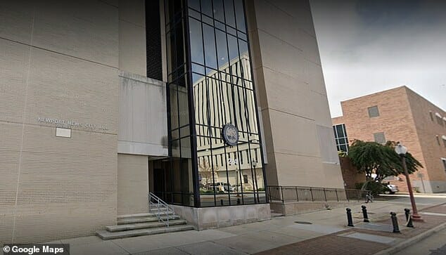 السلطات تحقق في كيفية الهروب