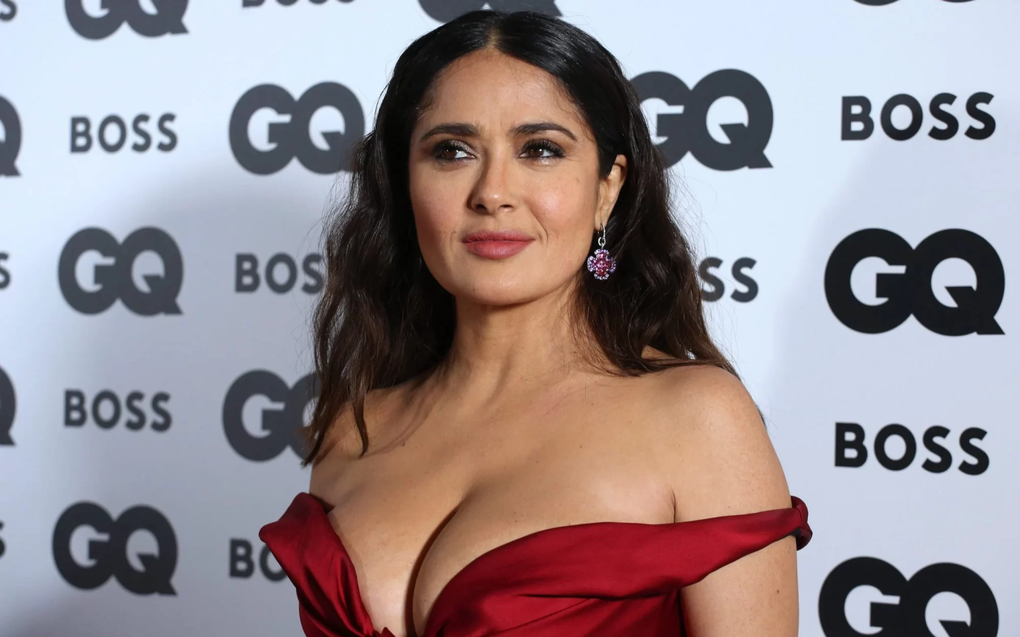 سلمى حايك تكشف سراً ورثته عن جدتها حافظ على جمالها في سن الـ56 دون عمليات تجميل! (فيديو) سلمى حايك تكشف سراً ورثته عن جدتها حافظ على جمالها في سن الـ56 دون عمليات تجميل! (فيديو) watanserb.com