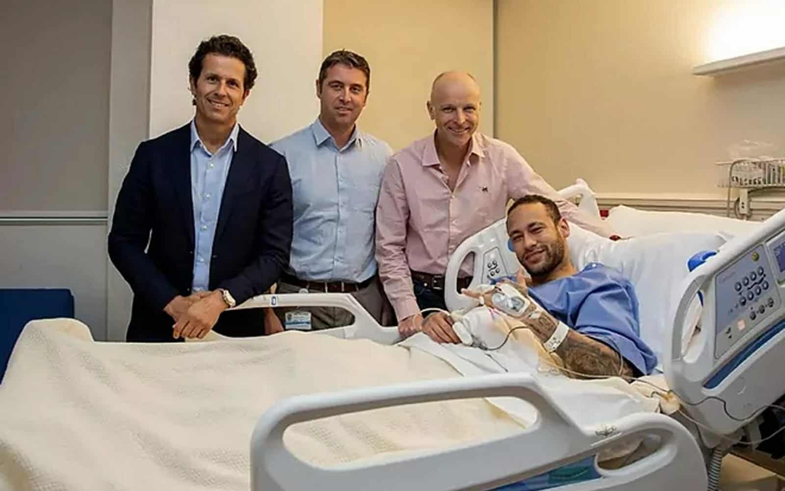 لحظة وصول نيمار لمستشفي “سبيتار” في قطر لإجراء عملية جراحية! (شاهد) وصول نيمار لمستشفى سبيتار watanserb.com